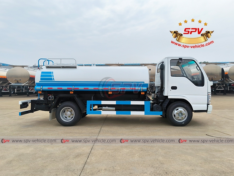 4,000 Litres Water Truck ISUZU- R 4,000 Litres Water Truck ISUZU- R